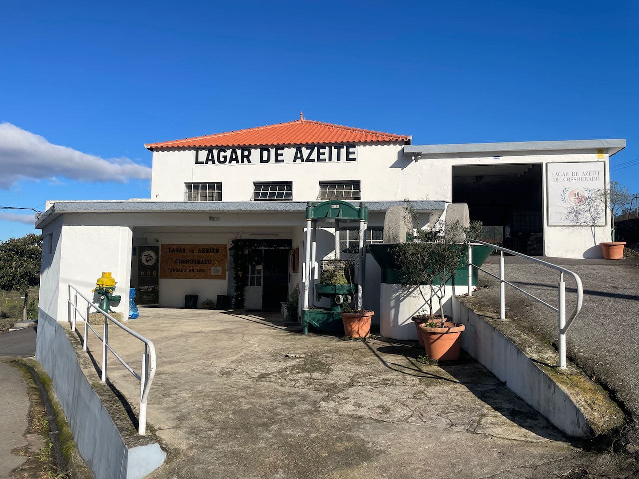 O edifício do Lagar de Azeite de Cossourado